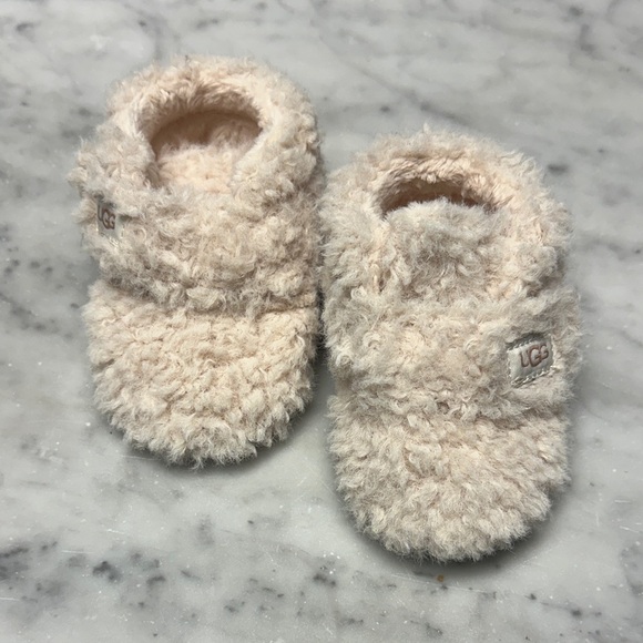 UGG Soft Cream Baby Slippers - Picture 4 of 11